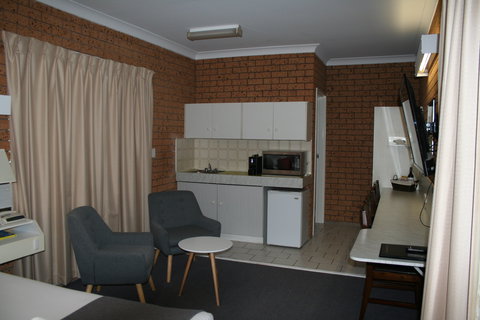 Golden Harvest Motor Inn Moree - Southport Accommodation 1