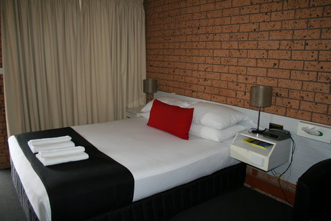 Golden Harvest Motor Inn Moree - Southport Accommodation 2