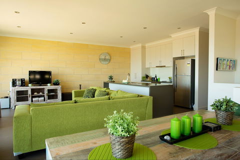 Horizons Part Of Blue Fin Holiday Homes - Accommodation Southport 2