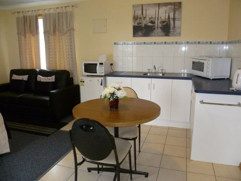 Mount View Motel - Southport Accommodation 1