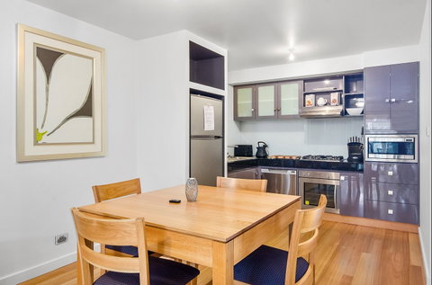 Mt Gambier Apartments - Southport Accommodation 1