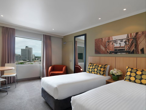 Travelodge Hotel Melbourne Southbank - Accommodation Southport 1