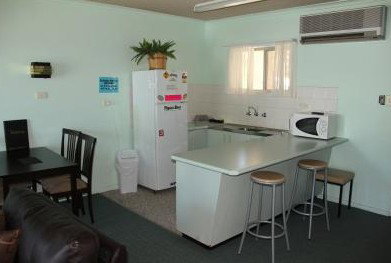 Zorba Motel - Accommodation Southport 1
