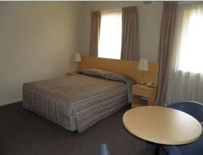 Bathurst Motor Inn - Accommodation Southport 1