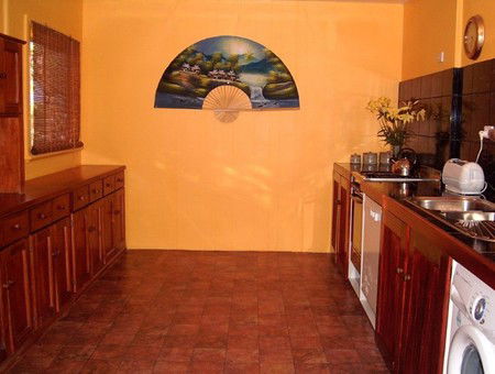Golden Hearth Cottages - Southport Accommodation 2