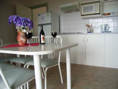 Augusta Hotel Motel - Accommodation Southport 1