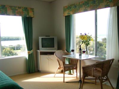 Augusta Hotel Motel - Accommodation Southport 4