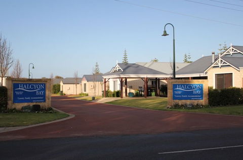 Halcyon Bay - Southport Accommodation 2