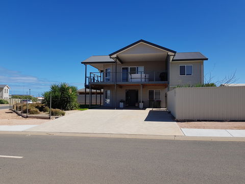 Agape Holiday Home - Southport Accommodation 0