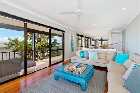 Apricari - Southport Accommodation 0