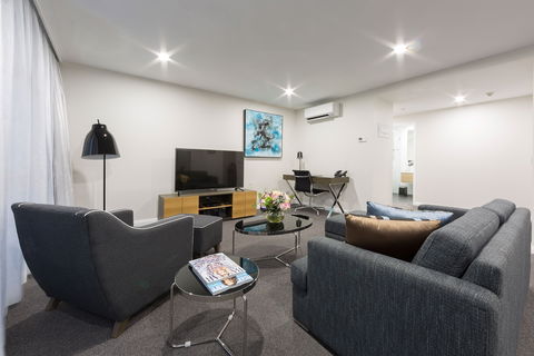 Avenue Hotel Canberra - Southport Accommodation 0