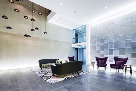 Avenue Hotel Canberra - Southport Accommodation 1