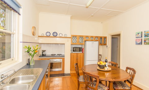 Elderton Guest House - Accommodation Southport 2