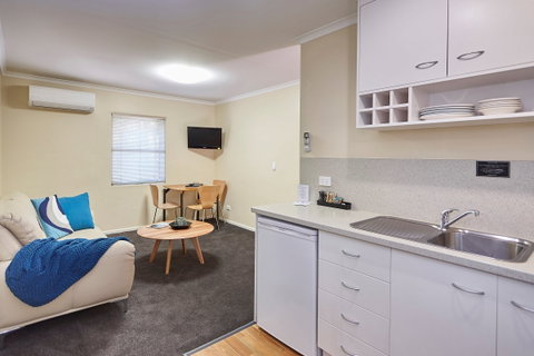 Elphin  Motel & Serviced Apartments - Southport Accommodation 2
