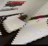 Jackaroo Apartments - Motel - Southport Accommodation