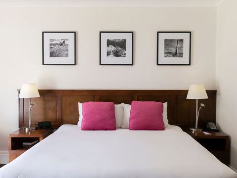 Mercure Canberra - Southport Accommodation 1