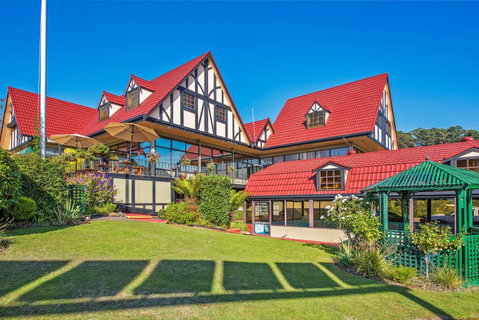 Village Family Motor Inn - Southport Accommodation 0