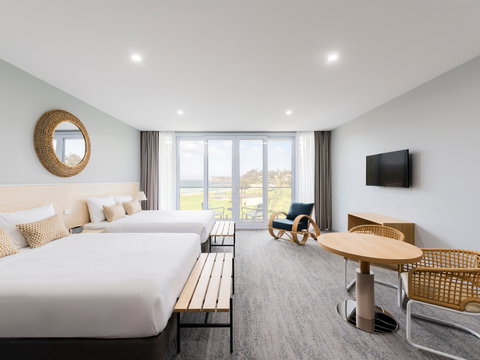 Abode Malua Bay - Accommodation Southport 2