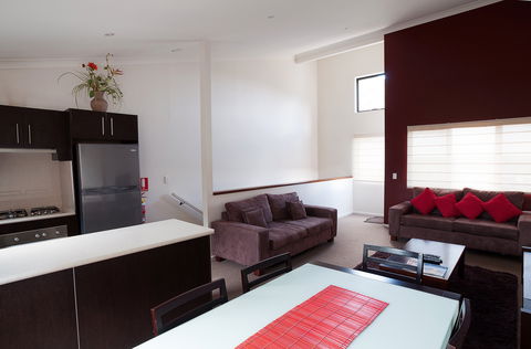 Aspen Creek 3 - Southport Accommodation 1