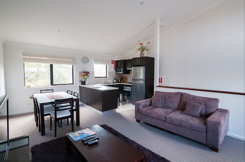 Aspen Creek 3 - Southport Accommodation 2