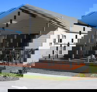 Bowlo Holiday Cabins - Southport Accommodation