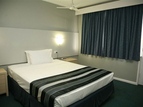 Flinders Motel - Southport Accommodation 0