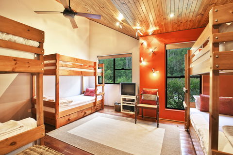 Indooroopilly - Southport Accommodation 1