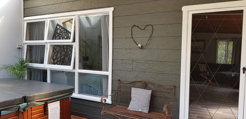 Kiwarrak Country Retreat - Southport Accommodation 0