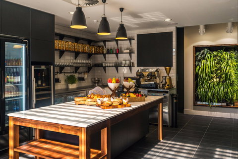 Mantra Richmont Hotel - Accommodation Southport 1