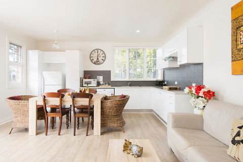 Rose Cottage - Southport Accommodation 1