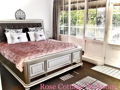 Rose Cottage - Southport Accommodation 2