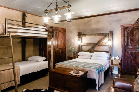 Saltbush Retreat - Southport Accommodation 2