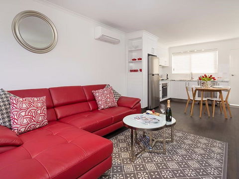 Understated Elegance - Affordable Luxury - Southport Accommodation 0