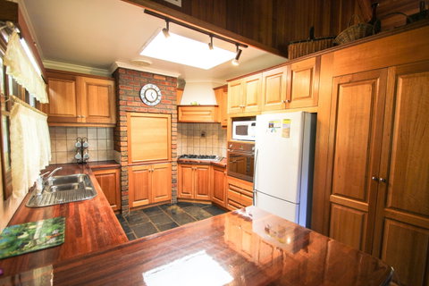 Wombat Hollow - Southport Accommodation 1