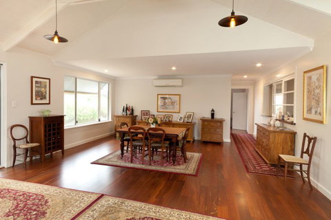 Great Southern Outback Tours & Accommodation - Accommodation Southport 3