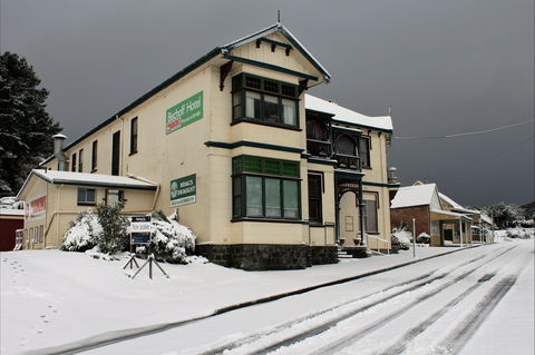 Bischoff Hotel - Southport Accommodation 0