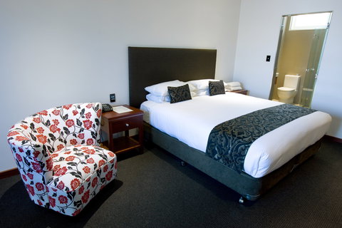 Commodore On The Park - Accommodation Southport 1