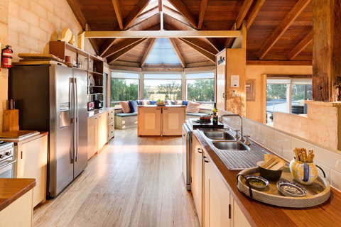 I Villini Estate - Accommodation Southport 2