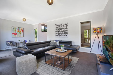 Luminosa - Accommodation Southport 0