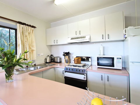 Talmalmo Cottage - Southport Accommodation 2