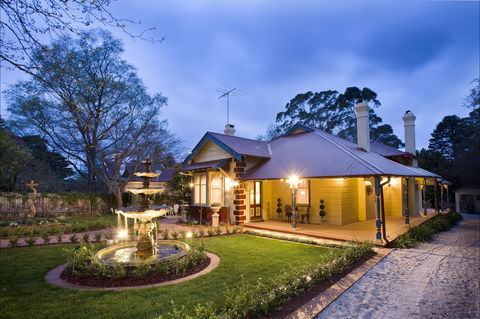 Varenna - Luxury Leura Accommodation - Southport Accommodation 0