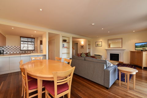 Villa Chambourcin - Southport Accommodation 2