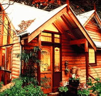 Arcadia Cottages - Southport Accommodation
