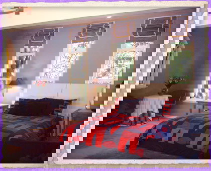 A Country House - Southport Accommodation 3