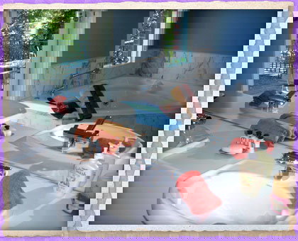 A Country House - Southport Accommodation 4