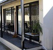 Courtside Cottage Bed and Breakfast - Southport Accommodation