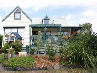 Alfay Cottage - Southport Accommodation 0