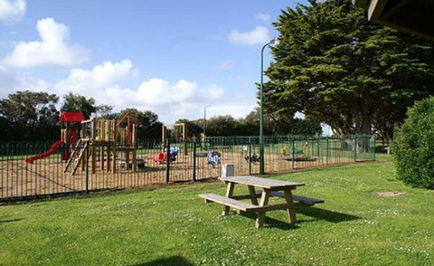 Portland Bay Holiday Park - Accommodation Southport 2