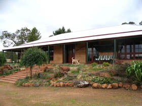 Yayl Lodge Bed & Breakfast - Southport Accommodation 0