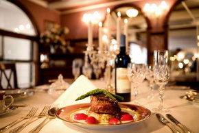 Titanic Theatre Restaurant - Southport Accommodation 3